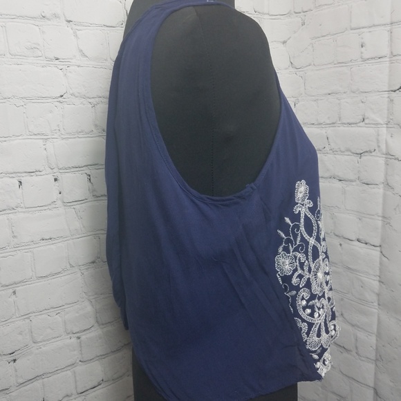 Romeo & Juliet Crop Top -  Sz L - Picture 4 of 5